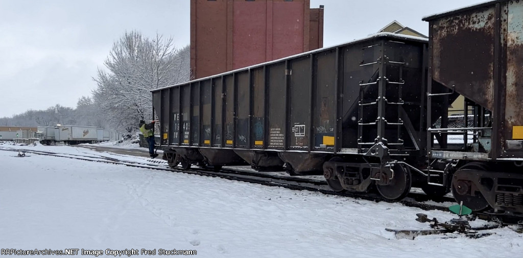 WE 19405 and the conductor shove toward the CSX.